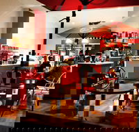 Lix Ice Creamery Cafe - Hotel Accommodation
