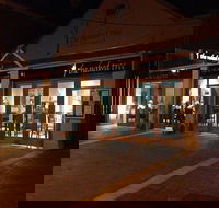 The Naked Tree - Cafe Restaurant - Hotel Accommodation