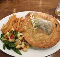 Watering Hole Tavern Monbulk - Hotel Accommodation