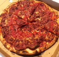 Dante's Gourmet Pizza Bar - Hotel Accommodation