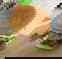 Dooloneys Chippery - Hotel Accommodation