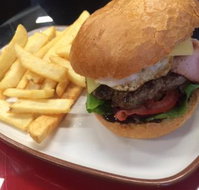 Drouin PizzaBurger Lounge - Hotel Accommodation