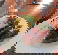 Newham General Store - Hotel Accommodation