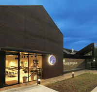 Radius Bar and Grill - Hotel Accommodation