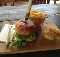 Doc Yarrum Cafe - Hotel Accommodation