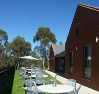 Farmers Arms Hotel - Hotel Accommodation