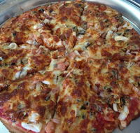 Lakes Pizza  Fish 'n' Chips - Hotel Accommodation