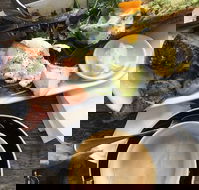 Le Petit Cafe - Hotel Accommodation