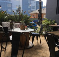 Side Street Cafe  Bar - Hotel Accommodation