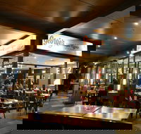 George's Gourmet Pizzeria - Hotel Accommodation
