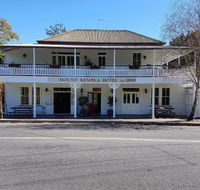 Mt Kembla Village Hotel - Hotel Accommodation