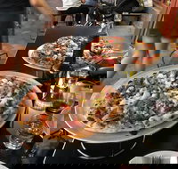 Quattro Pizzeria - Hotel Accommodation