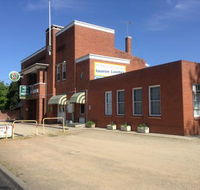 Horse and Jockey Hotel - Hotel Accommodation