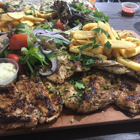 The Goni's Schnitzelria Bistro - Hotel Accommodation 0