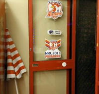 Over The Top Pizza - Hotel Accommodation