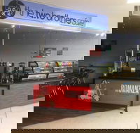 Two Brothers Cafe - Hotel Accommodation