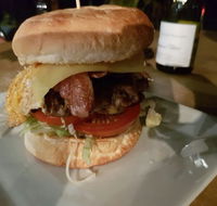 Sumth'n Tastee - Hotel Accommodation