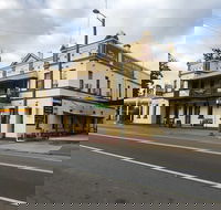 Horse and Jockey Hotel - Hotel Accommodation