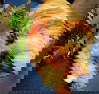 Secret Creek Cafe - Hotel Accommodation