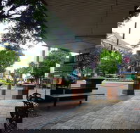 The Bridge Coffee Lounge - Hotel Accommodation