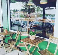 The Courtyard Coffee Shop - Hotel Accommodation