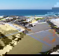 Three Chefs Eatery at Towradgi Park Bowls and Recreation Club - Hotel Accommodation