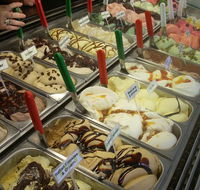 Bella Rosa Gelateria - Hotel Accommodation