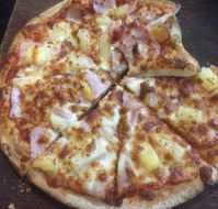 Crust Gourmet Pizza Bar Woolongong - Hotel Accommodation