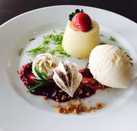 East Fusion Restaurant - Hotel Accommodation