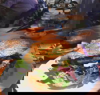 Lulu's Cafe - Hotel Accommodation