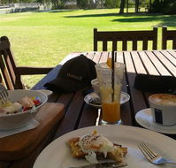 The Crossing Cafe - Hotel Accommodation