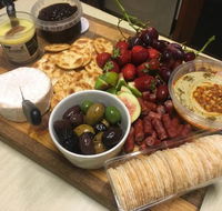 The Universal Eatery - Hotel Accommodation