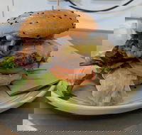 The West End Store Cafe - Hotel Accommodation