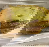 De Jays Takeaway - Hotel Accommodation