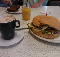 Detours Cafe - Hotel Accommodation