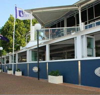 Mavericks on the Bay - Hotel Accommodation