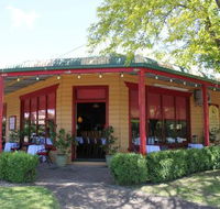 Pizza's In The Mist - Hotel Accommodation