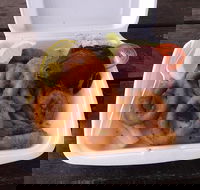 Dj's Fish 'N' Chips - Hotel Accommodation