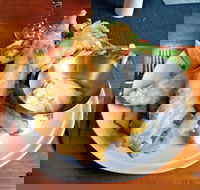 Ellalong Hotel Pizza and Restaurant - Hotel Accommodation