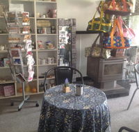 Loz's Coffee and Gifts - Hotel Accommodation