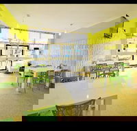 Queen Street Cafe  Takeaway - Hotel Accommodation