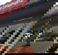 Red Rooster - Hotel Accommodation