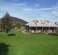 Rollonin Cafe - Hotel Accommodation