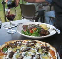 The Huskisson - Hotel Accommodation