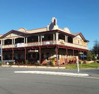 The Royal Hotel - Hotel Accommodation