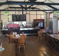 Twin Rivers Cafe - Hotel Accommodation