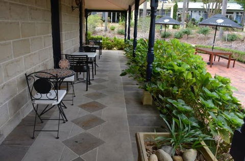 Meze Me Grove - Hotel Accommodation 0