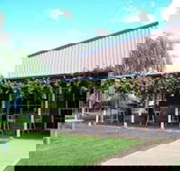 Red Earth Estate Dumpling House - Hotel Accommodation