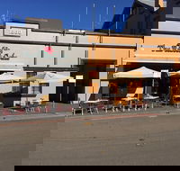 The Roses Cafe - Hotel Accommodation