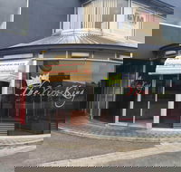 The Yiros King - Hotel Accommodation